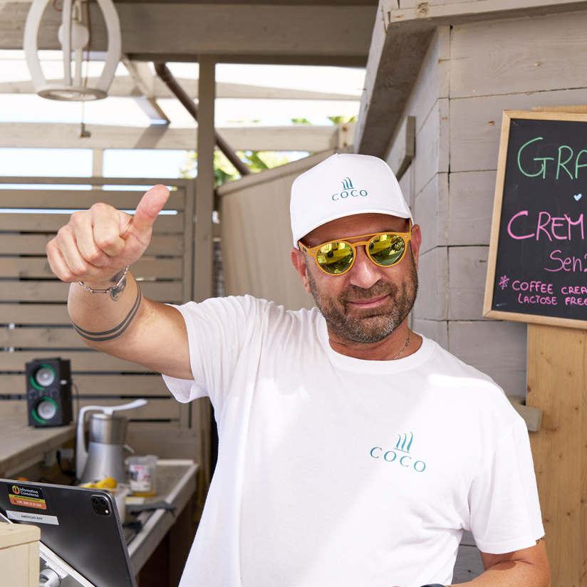 coco-beach-foto-team-barman-quadrato-824px