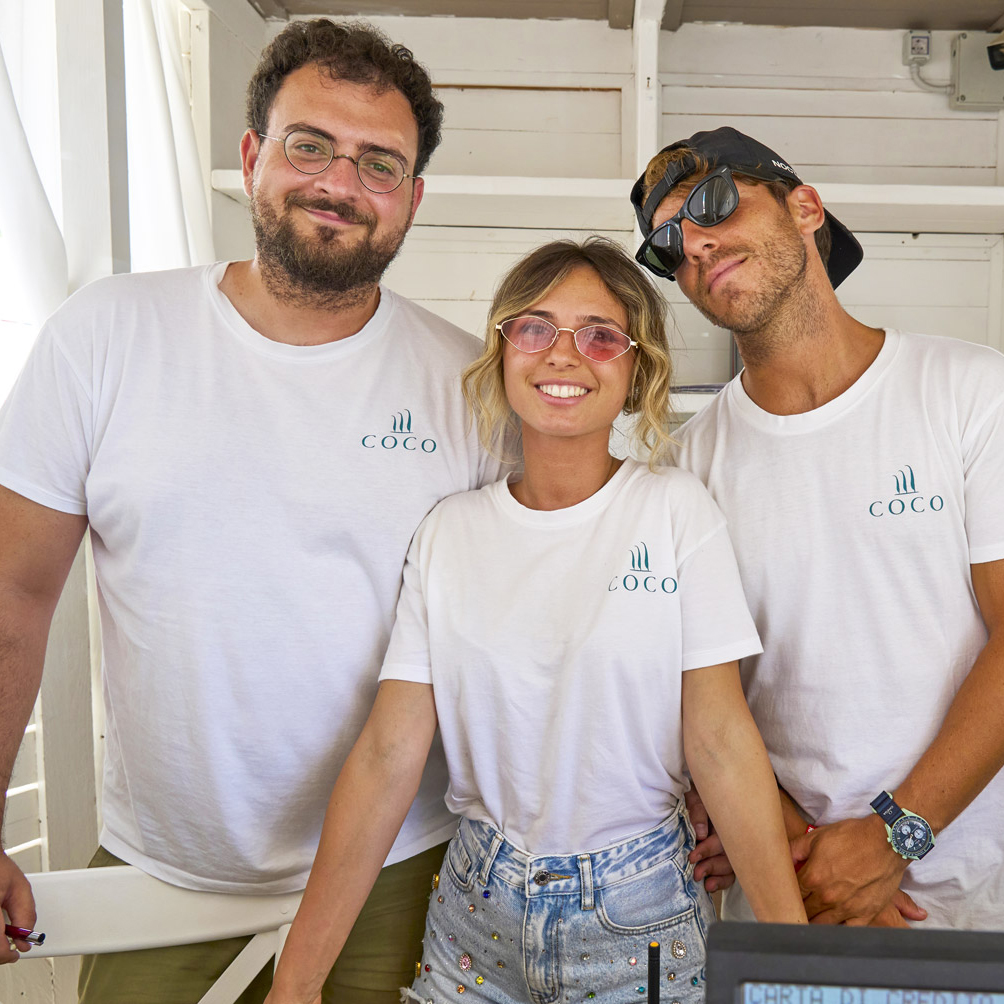 coco-beach-foto-team-ragazzi-gazebo-quadrato-1000px